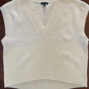 Banana Republic Oversized Cream Merino Wool Sweater Vest Medium. Never worn